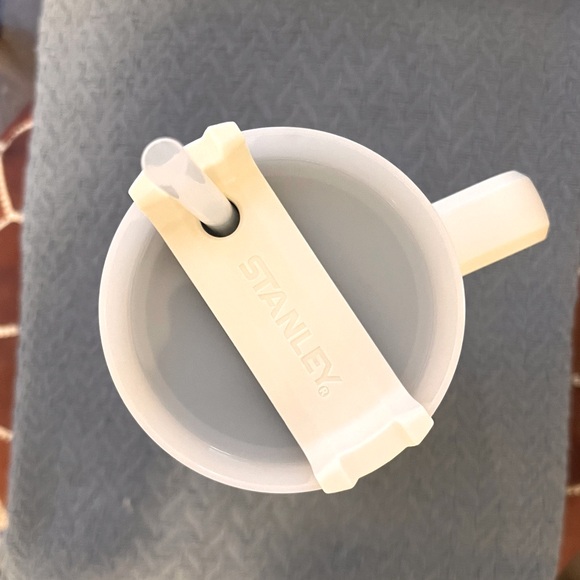 Stanley Adventure Quencher Travel Tumbler | 40 OZ - Picture 6 of 6